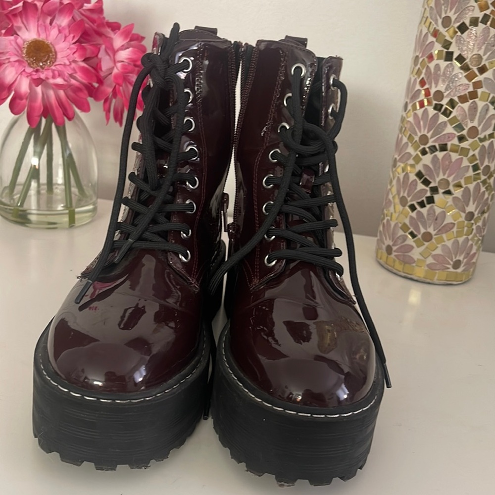 Boots burgundy Size 8 fit like a 7- 7.5.